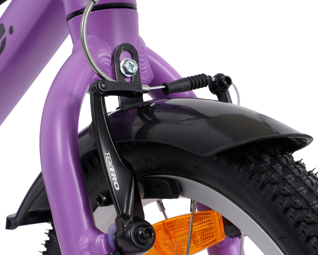 Kids bike front mudguard mounted on to the front of a kids bike